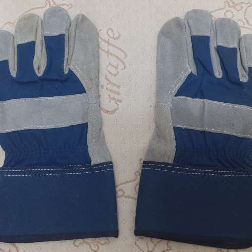 全新 灰+藍色燒焊手套一對 燒焊手襪 勞工手套 建築手套 野營燒烤手套 耐磨 耐熱 寵...