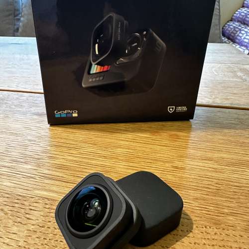 gopro hero 10 black Special Bundle + MAX LENS MOD + Charging Case