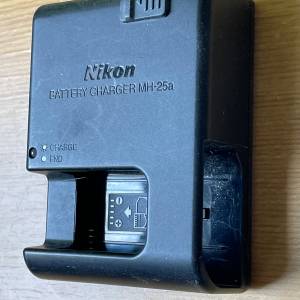nikon  MH-25a battery charger 叉電器