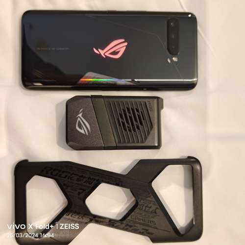 紅魔8pro+ 16+512gb ROG3 12+512gb