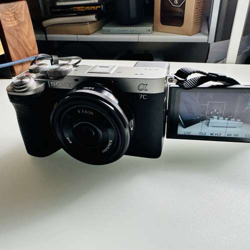 Sony SEL20F28 定焦鏡 （E-mount)