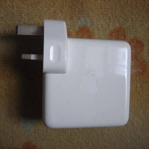 Apple 61W USB-C Power Adapter (Model A1718)