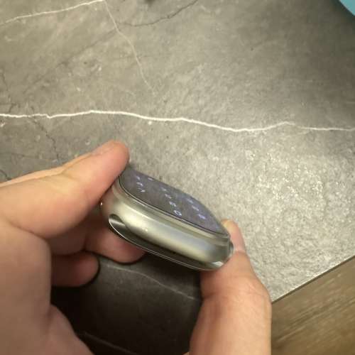 Apple Watch Ultra2 配藍色登峰手環