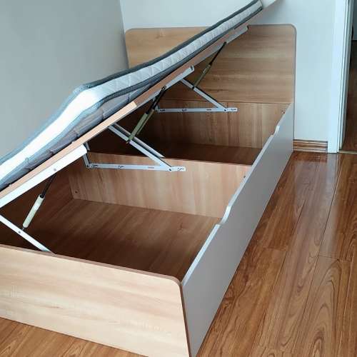 全新的收納實木床 油壓床Brand new storage solid wood bed hydraulic bed 1
