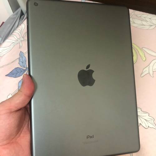 Black - Full set 99%new iPad 8 128gb WiFi only battery 100% one month warr