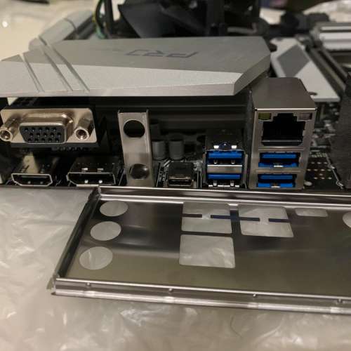 主機板: ASRock B460M Pro4 Micro-ATX 第10代Intel