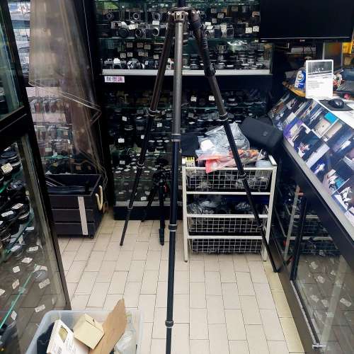 感謝友人捐出  GITZO STUDEX PERFORMANCE GILUX 腳架 高約六呎 $1000 所有善款全數...