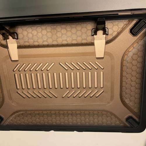 MacBook Air 2020, i5, 8GB memory