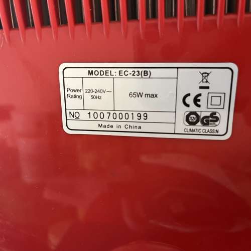 迷你可樂售賣機（販賣機）外型雪櫃 有制冷功能，可冷藏至5-8度 冇投幣功能，當佢雪...