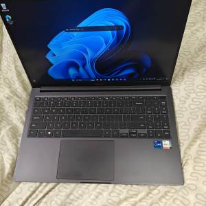 Samsung galaxy book 3 2023 15" i7-1355u/16g/512g/Iris Xe 電池容量97%