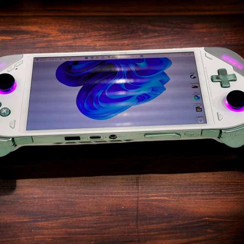 One X Player F1 最新款 Ryzen-7840 /32G/1TB