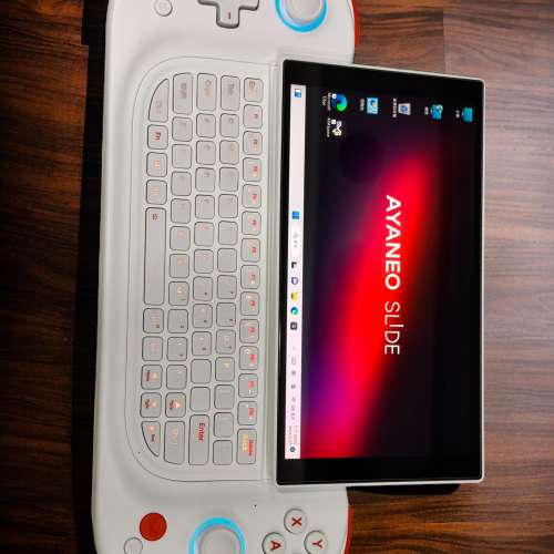 Ayaneo Slide 最頂配 R7-7840/32/2T