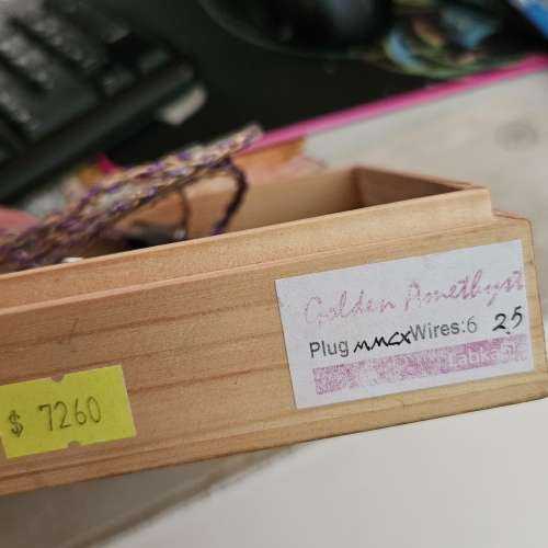 紫羅蘭耳機線 原價7200  無點用過  WhatsApp  55021140