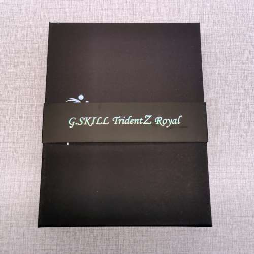 全新 Brand New G.Skill Trident Z Royal 16GB Kit 2 x 8GB 3200 RAM 皇家戟