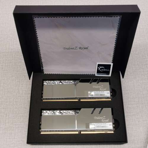 全新 Brand New G.Skill Trident Z Royal 16GB Kit 2 x 8GB 3200 RAM 皇家戟