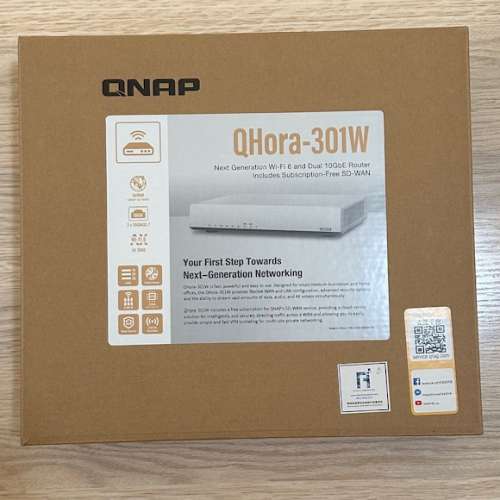 QNAP QHora 301W Dual 10G SD-WAN Wi-Fi 6 Router