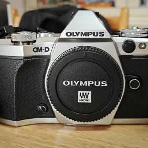 Olympus OM-D E-M5 mark II 連 Olympus 14-150mm f4-5.6 II