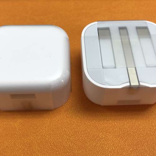 Apple 5W USB 摺疊式插頭