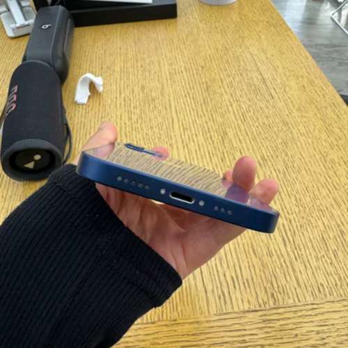 iPhone 12 256G ，所有功能正常使用，電池效能100 ％，5G 雙咭雙侍，可同時使用兩張...