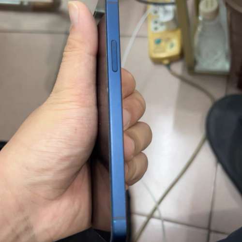 iphone 12 256G 99% new ， 電池效能100 %，電池還非常耐用。