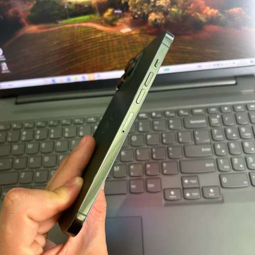 Apple iPhone 13 Pro Max 1TB， 6.7寸大螢幕，功能全部正常運作，已貼貴價玻璃鋼化...