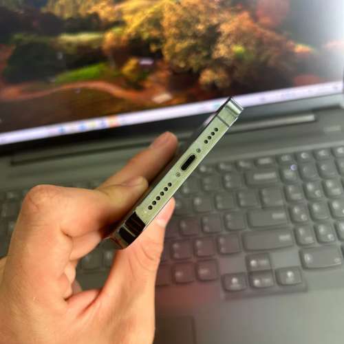 Apple iPhone 13 Pro Max 1TB， 6.7寸大螢幕，功能全部正常運作，已貼貴價玻璃鋼化...