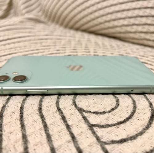 iPhone 11 256gb,港行雙卡，所有原裝，冇修冇拆，電72，所有功能正常！