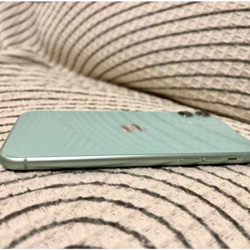 iPhone 11 256gb,港行雙卡，所有原裝，冇修冇拆，電72，所有功能正常！