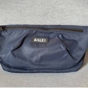 原裝Aigle UNISEX WATER REPELLENT SHOULDER BAG 95% new