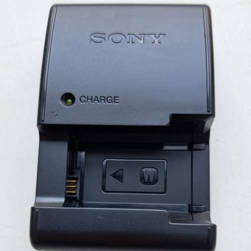 出售Sony 原廠 Charger (BC-VW1) for NP-FW50 (A7II, A7, A5000, A5100, A6000, A6...