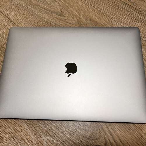Macbook Pro 2019 16” (i7/512) 銀色