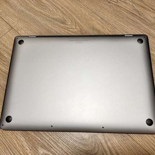 Macbook Pro 2019 16” (i7/512) 銀色