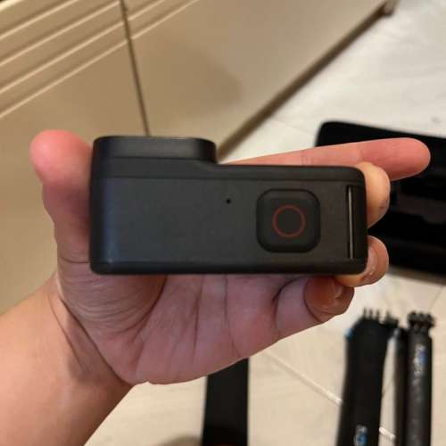 只用數次）GoPro hero 9 black(連收據、兩枝GoPro 自拍棍、記憶卡）