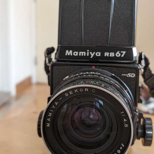 Mamiya RB67 Pro SD + 127mm lens + 120 back + 645 back + accessories