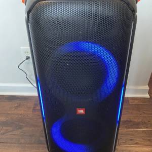 JBL Party Box 710 Splashproof Party Speaker with Built-In Lights,excellent