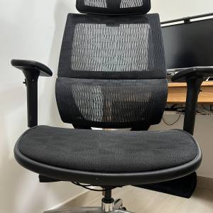 黑色人體工學電腦椅 KZCHAIR
