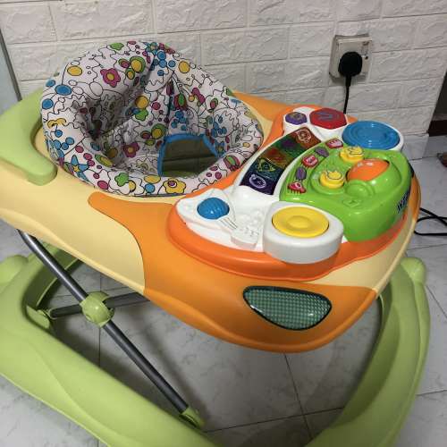 9成新嬰兒學行車