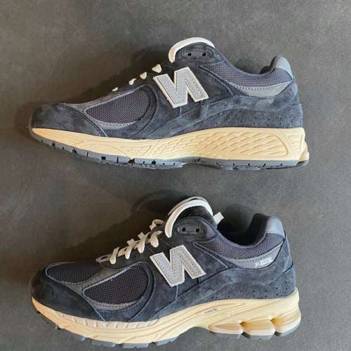 New Balance NB 2002R