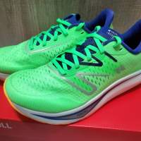 New Balance FuelCell Rebel v3跑鞋