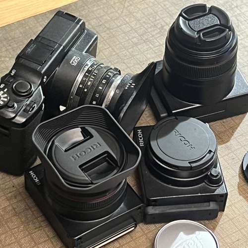 Ricoh GXR set (GR 28mm F2.5, GR 50mm F2.5, A12 M Mount, S10)