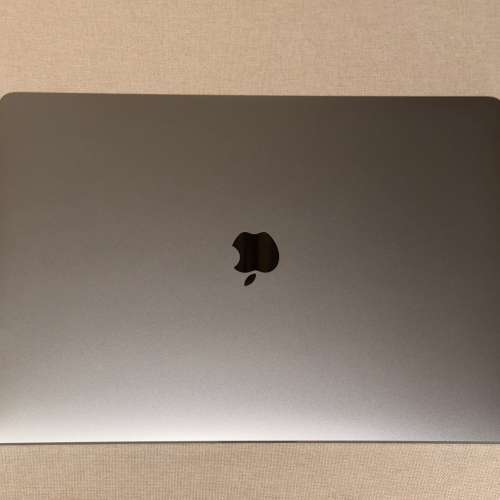 Apple Macbook Pro 2019 16" (i7, 512GB, 16gb ram)