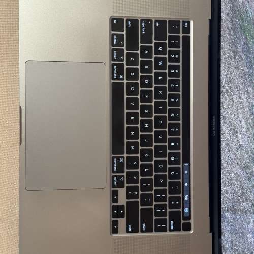 Apple Macbook Pro 2019 16" (i7, 512GB, 16gb ram)