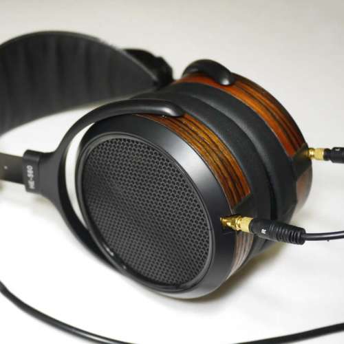 Hifiman HE-560 Full-Size Planar Magnetic Over-Ear Headphones (Black/Woodgrain)