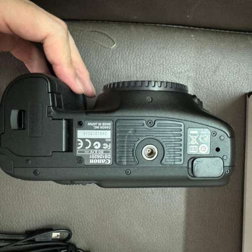 Canon 7D 連64GB CF card 二手或全新單鏡反光機, 攝影產品