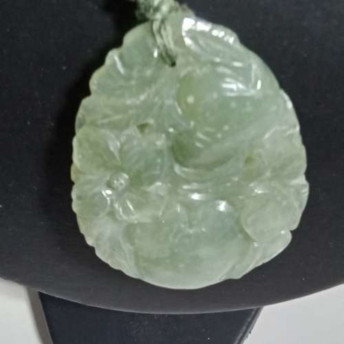 新山玉/瑪瑙雙面雕刻吊墜，數十年前製品，自用收藏精品，每件200元3件380元,no.B4....