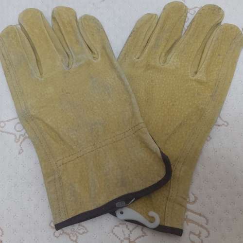 全新 啡色全皮燒焊手套一對 燒焊手襪 建築手套 勞工手套 野營燒烤手套 耐磨 耐熱 寵...