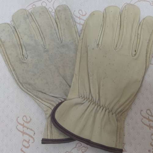 全新 米色全皮燒焊手套一對 野營燒烤手套 燒焊手襪 建築手套 勞工手套 耐磨 耐熱 寵...