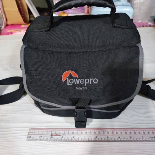 Lowepro Nova 1 相機袋