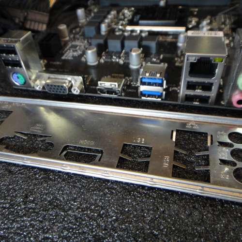 10代 技嘉 H510M H Micro-ATX主機版 (windows10Pro啟用碼) Socket 1200