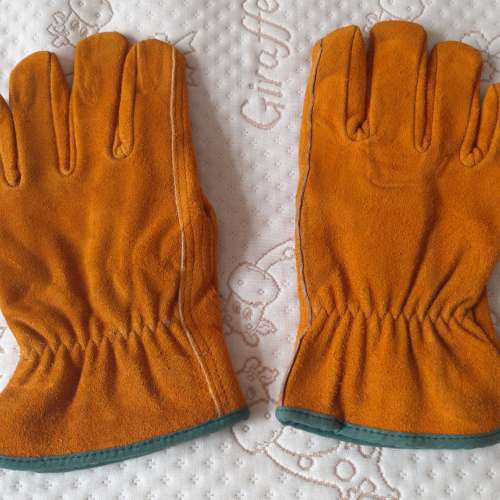 全新 泥黃色全皮厚料燒焊手套一對 燒焊手襪 勞工手套 建築手套 野營燒烤手套 耐磨 ...